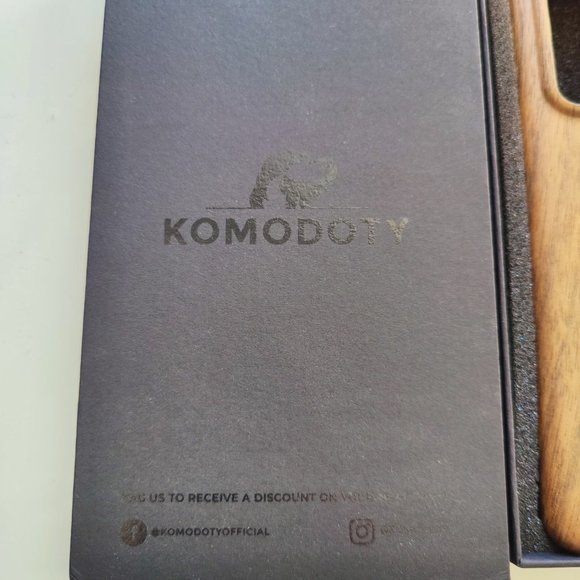 OnePlus 9 Pro (5G) Walnut Wood Case from Komodoty | New in Box - Picture 4 of 4